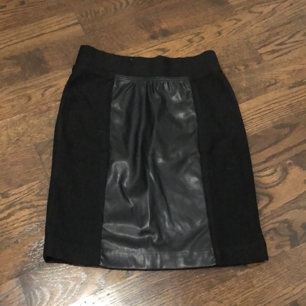 Black and faux leather skirt